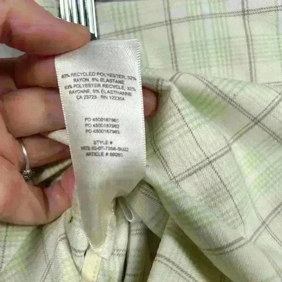 ARITZIA SUNDAY BEST Classic White Plaid Mini Skirt Pencil Slit Zip Up Lined 4 - Picture 7 of 8